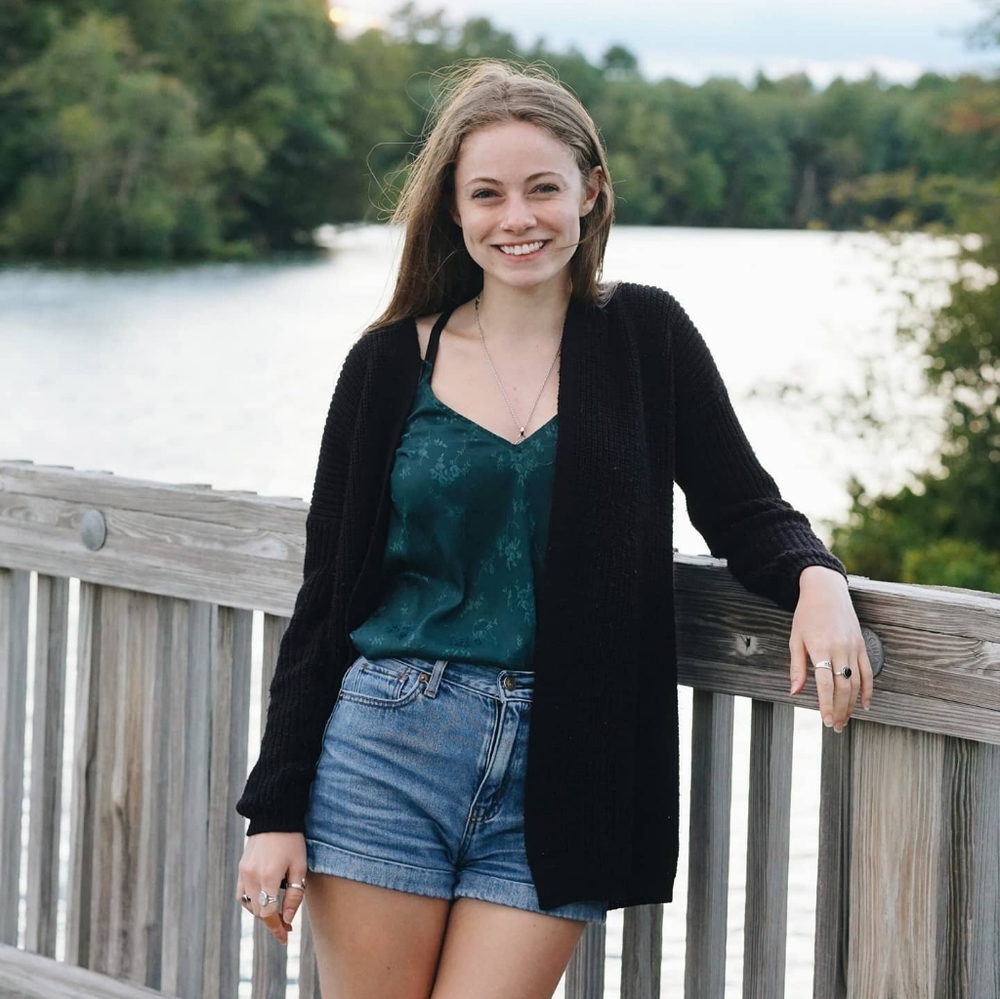 Meet your Posher, Alexis